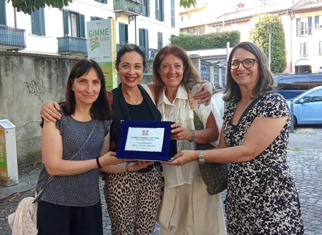 Prof.ssa Susanna Padovan (responsabile generale del progetto) Adriana Corda (allenatrice della squadra), Roberta Bonfanti, Anna Barbarini
